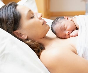 Tipps nach dem Kaiserschnitt: Diese 7 Fakten sind wirklich gut zu wissen!