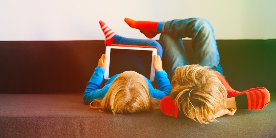 Medienkonsum von Kindern: Wie viel Zeit mit Smartphone und Co. ist zu viel?