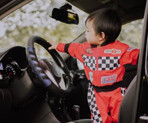 Kinder im Auto: Ab wann ist eine Sitzerhöhung erlaubt?