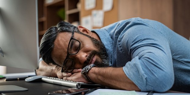 Achtung, Bürohumor: Diese 15 Beamtenwitze bringen sogar deinen Chef zum Lachen