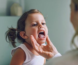 Kehlkopfentzündung bei Kindern: Von harmlos bis Atemnot