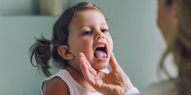 Kehlkopfentzündung bei Kindern: Von harmlos bis Atemnot