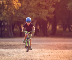 Fahrradhelme für Kinder im Test: Diese Kriterien helfen Eltern beim Kauf