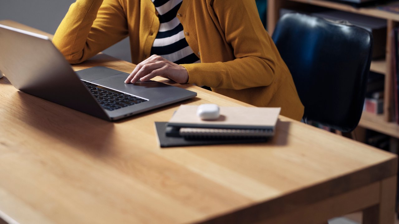 Ein passender Bürostuhl ist wichtig für dein Home-Office.