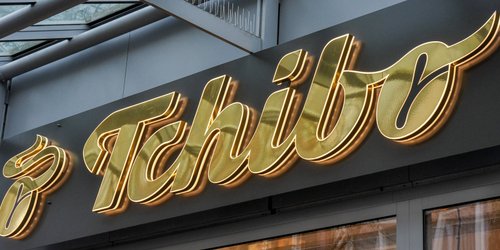 So cool war dein Sommer noch nie: Tchibos XL-Eiswürfelbereiter sorgt für extra lange Frische