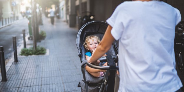 Rückwärtsgerichteter Buggy: Die besten Modelle mit Blickkontakt