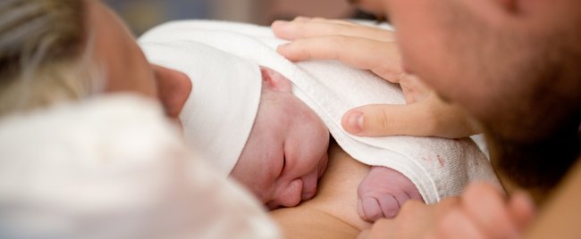 18 Männer berichten offen & ehrlich, was sie bei der Geburt ihres Kindes empfunden haben