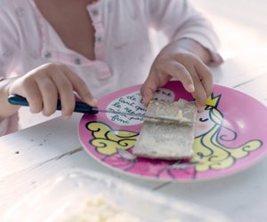 Melamingeschirr für Kinder: Darum kann es bedenklich sein