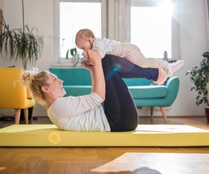 Sport mit Baby: 3 Übungen für Fitness zuhause