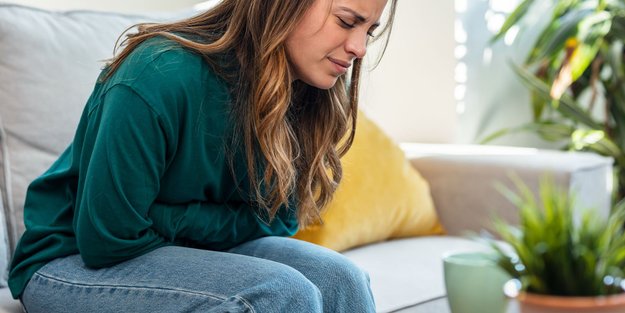 Du spürst ein Vibrieren im Unterleib? 6 Ursachen dafür & was du dagegen tun kannst