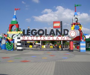 Sommerkurztrip für Familien: Dieses Angebot schickt euch ins Legoland Deutschland Resort