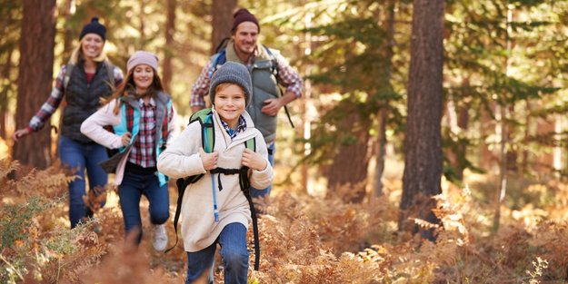 Urlaub in den Herbstferien: Diese Corona-Regeln gelten jetzt für eure Urlaubsreise im In- und Ausland