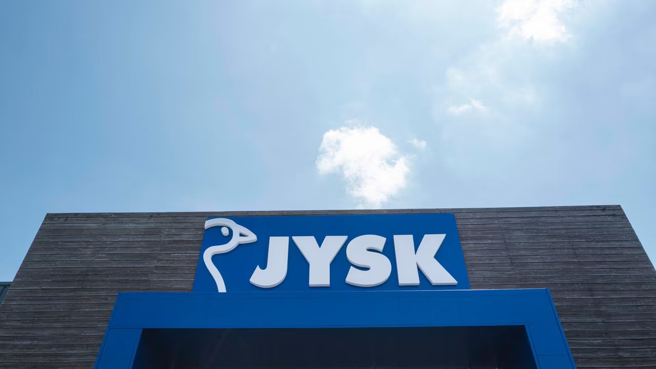 Jysk hat ein breites Sortiment an stilvollen Möbelstücken.