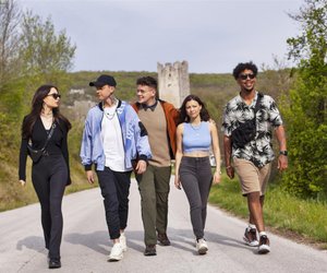 5 Serien-Highlights, die dich genauso zum Lachen bringen wie „Krass Klassenfahrt“