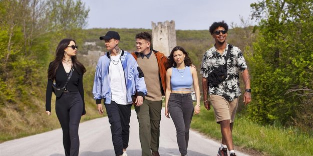 5 Serien-Highlights, die dich genauso zum Lachen bringen wie „Krass Klassenfahrt“