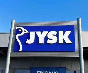 Sommernächte verzaubern: Diese JYSK-Solarlampe gibt’s jetzt zum Schnäppchenpreis