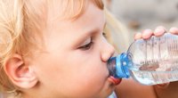 Die besten Durstlöscher für Kinder bei Hitze