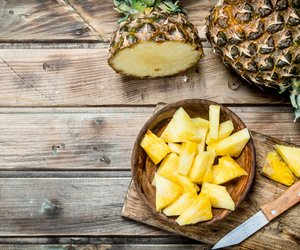 Ananas schneiden: So geht's ganz einfach 