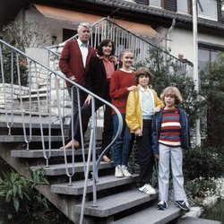 Von Baywatch bis Schwarzwaldklinik: Das waren die beliebtesten Familienserien der 80er- und 90er-Jahre
