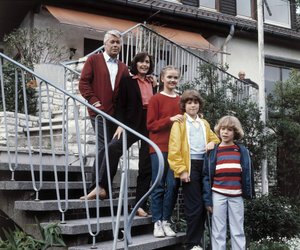 Von Baywatch bis Schwarzwaldklinik: Die beliebtesten Familienserien der 80er- und 90er-Jahre