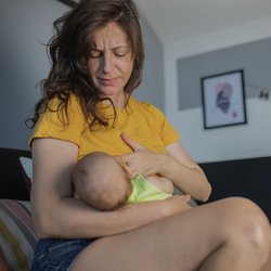 Das hilft sofort gegen Schmerzen beim Milcheinschuss