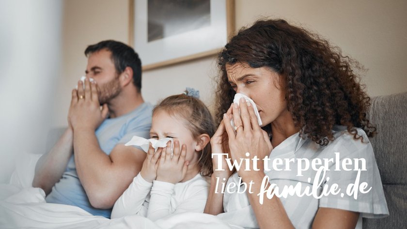 Twitterperlen zur Erkältungszeit: Vater, Mutter, Kind sitzen im Bett und putzen sich die Nase
