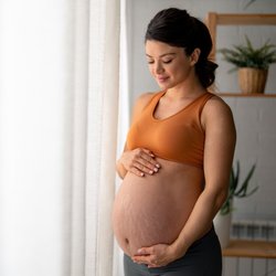 Warum es echt ein No-Go ist, schwangere Bäuche zu bewerten