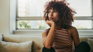 Schlechte Laune vor der Periode: Was gegen Stimmungsschwankungen hilft