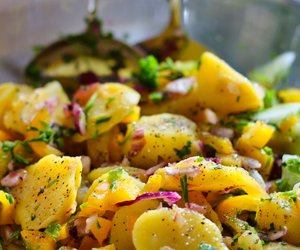 Kartoffelsalat würzen: So schmeckt die Beilage richtig lecker 