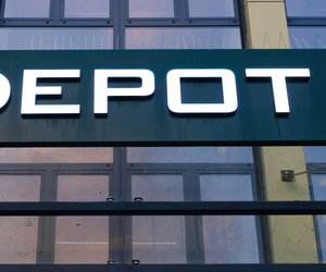 Diese&#x20;Solar-H&#x00E4;ngeleuchte&#x20;von&#x20;Depot&#x20;macht&#x20;deinen&#x20;Balkon&#x20;zum&#x20;Hingucker