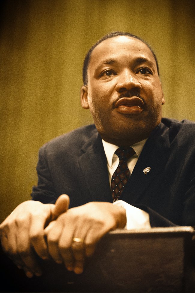 Martin Luther King jr. bei einer Pressekonferenz