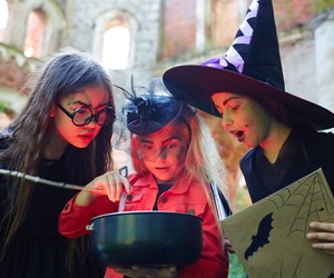 Hexenparty: So zaubert ihr magische Stimmung für eure Kinder