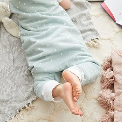 Schlafsack mit Beinen: Kuschelig, praktisch, bequem – unsere 5 Lieblinge