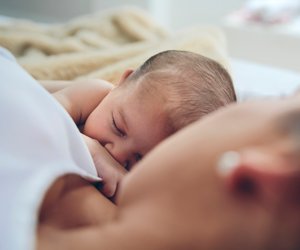 Familienbett: Deshalb schlafen Babys im Elternbett sicherer