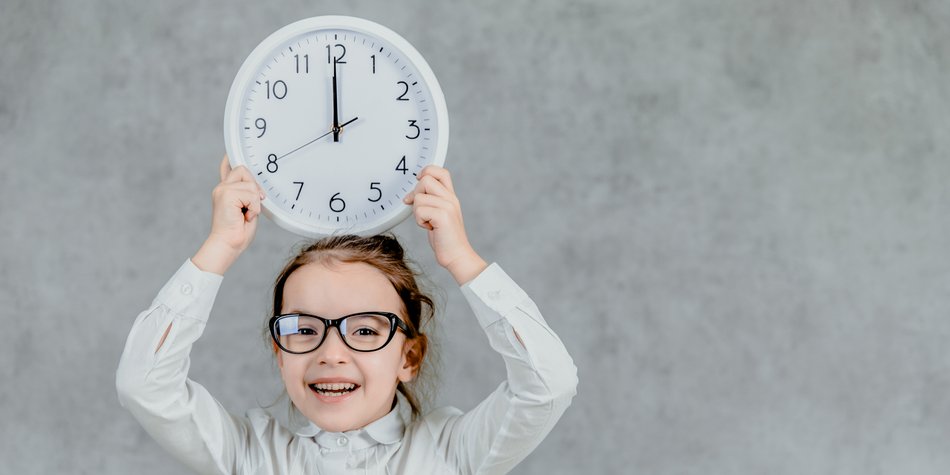 Wie oft am Tag überlappen sich die Zeiger einer Uhr?