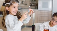 Experimente für Kinder: 9+ Ideen mit Wow-Effekt
