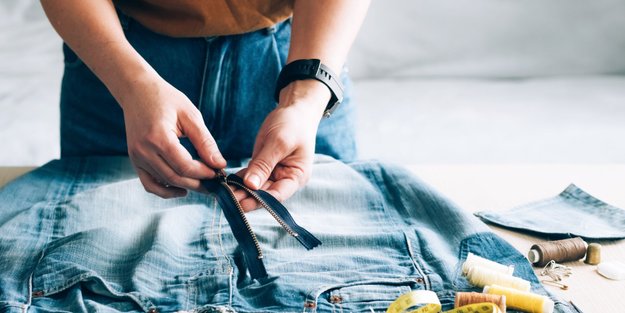 10 tolle DIY-Ideen für Jeans Upcycling, die jetzt total im Trend sind