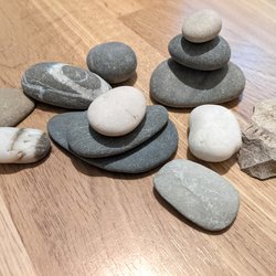 Deko, Spiele & Co.: 5 geniale DIY-Ideen mit Steinen