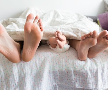 Fruchtbarkeitsmythen: Frauenärztin klärt 8 gängige Kinderwunsch-Tipps auf