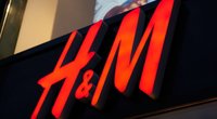 Mit diesem kleinen Hocker von H&M Home bleibt das Kinderzimmer ordentlich