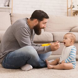 Beikostplan: Wann sollte man am besten mit den drei Breimahlzeiten beginnen?