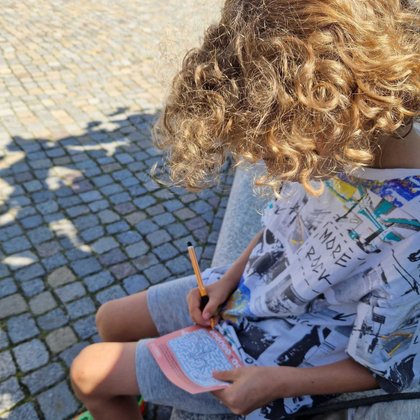 Schnitzeljagd durch Berlin: Jede Station bringt ein neues Rätsel, neues Wissen und viel Spaß!