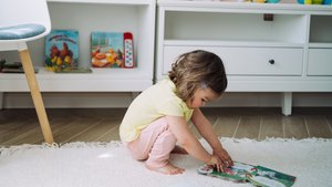 "Ein Schlüssel zur Welt": 32 Montessori-Kinderbücher, die kleine Entdecker begeistern