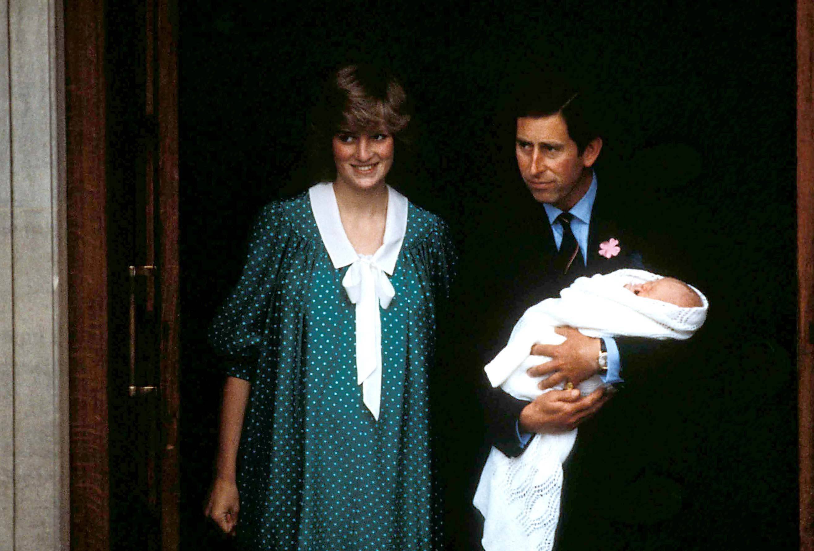 Diana und Charles nach der Geburt von William