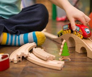 Nächster Halt: Kinderzimmer – 5 tolle Spielzeug-Züge für kleine Lokfans