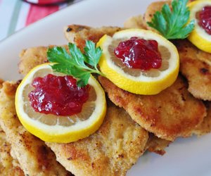 Paniertes Schnitzel aufwärmen: So bleibt es schmackhaft