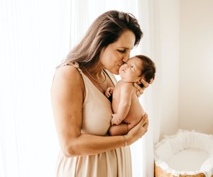 Mütter sorgen sich im ersten Jahr rund 1.400 Stunden um ihr Baby