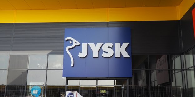 Traumhafte Weihnachtsdeko: LED-Lichterkette von Jysk für euren Garten