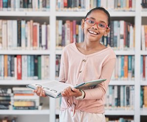 Von Chaos zu Ordnung: Die besten Kinder-Bücherregale für jede Mini-Bibliothek