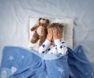 5 Tipps gegen Angst im Dunkeln: Was neben Nachtlicht und Co. Kindern noch hilft